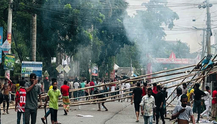গোপালগঞ্জে এনসিপির সমাবেশ ঘিরে হামলা-সংঘর্ষ