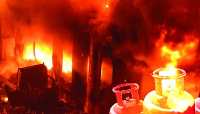 রাজধানীর সূত্রাপুরে গ্যাস লিকেজে দগ্ধ ৫ জনের মৃত্যু